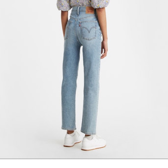 Levi’s Ribcage Straight Ankle Jean - Picture 2 of 10